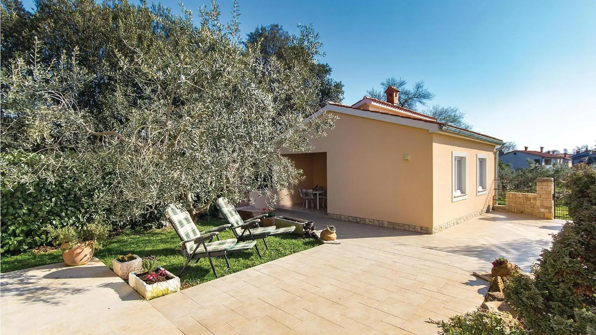 Lovely Home In Pula With Wifi